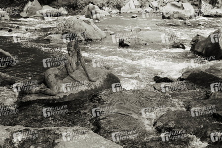 NATURE ART: Stein im Fluss / Stone in a River Bodypainting