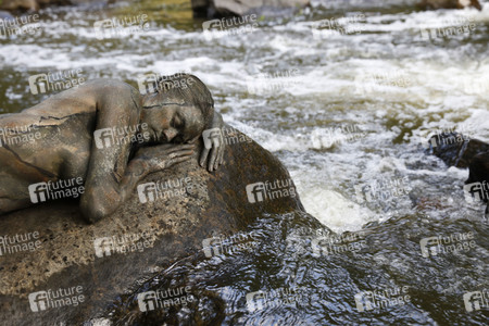 NATURE ART: Stein im Fluss / Stone in a River Bodypainting