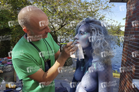 GEEK ART: Aquaman und Nixe / Aquaman and Mermaid Bodypainting