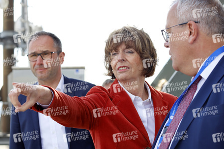 Unterzeichnung der Vereinbarung für ein zukunftssicheres 5G-Netz in Köln