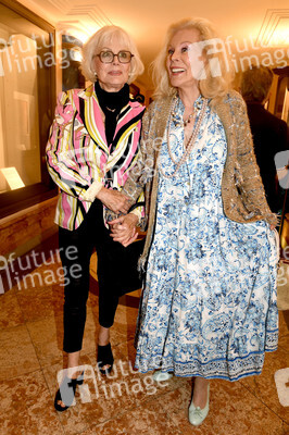 Theaterpremiere 'Halbe Wahrheiten' in München