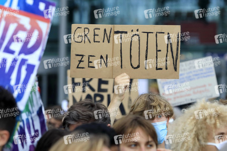 Demonstration für die Aufnahme von Flüchtlingen aus Moria in Berlin
