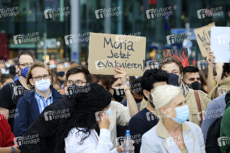 Demonstration für die Aufnahme von Flüchtlingen aus Moria in Berlin
