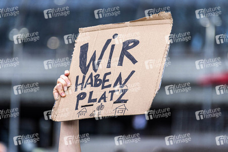 Demonstration für die Aufnahme von Flüchtlingen aus Moria in Berlin