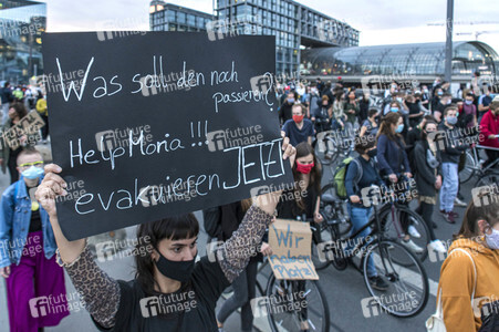 Demonstration für die Aufnahme von Flüchtlingen aus Moria in Berlin