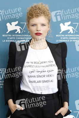 Photocall 'Und morgen die ganze Welt', Internationale Filmfestspiele von Venedig 2020