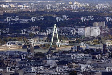 Blick vom Fernsehturm Colonius in Köln