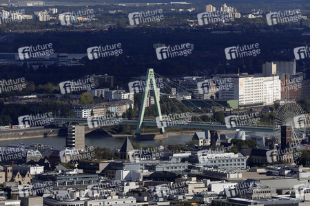 Blick vom Fernsehturm Colonius in Köln