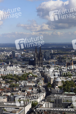Blick vom Fernsehturm Colonius in Köln