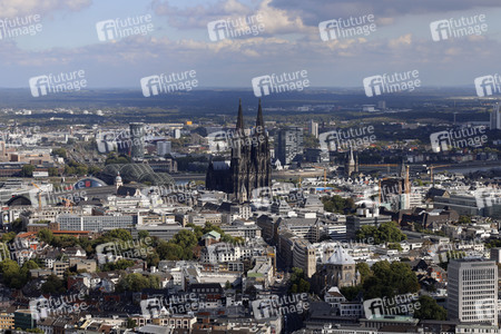 Blick vom Fernsehturm Colonius in Köln