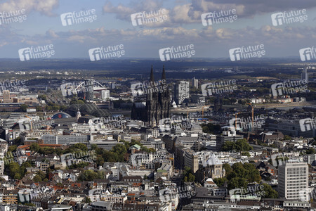 Blick vom Fernsehturm Colonius in Köln