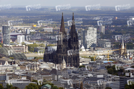 Blick vom Fernsehturm Colonius in Köln