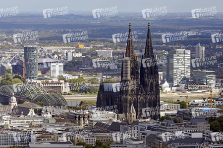 Blick vom Fernsehturm Colonius in Köln
