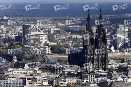 Blick vom Fernsehturm Colonius in Köln