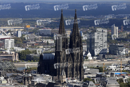 Blick vom Fernsehturm Colonius in Köln