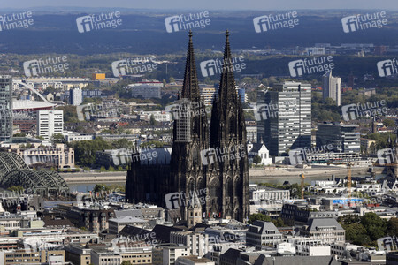 Blick vom Fernsehturm Colonius in Köln
