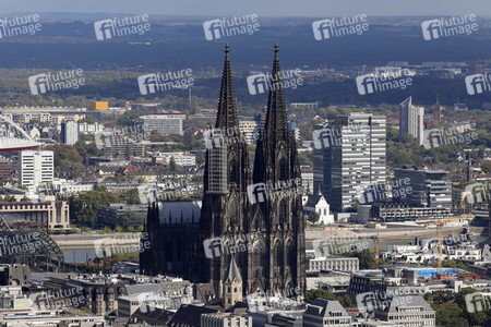 Blick vom Fernsehturm Colonius in Köln