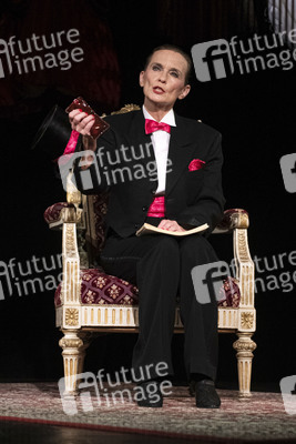 Theaterstück 'Theaterblut & falsche Brüste' in Dresden