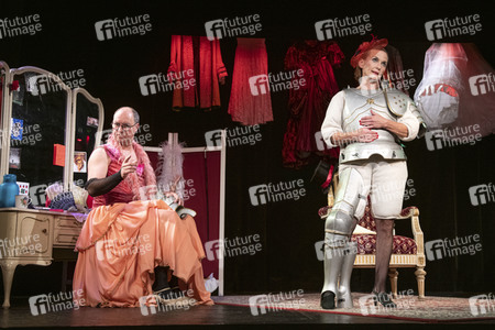 Theaterstück 'Theaterblut & falsche Brüste' in Dresden
