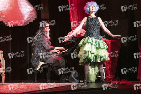 Theaterstück 'Theaterblut & falsche Brüste' in Dresden