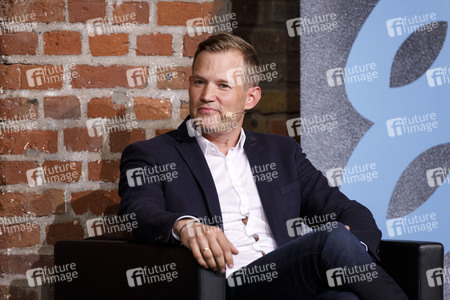 Markus Gabriel und Hendrik Streeck auf der phil.cologne 2020 in Köln