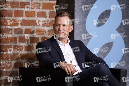 Markus Gabriel und Hendrik Streeck auf der phil.cologne 2020 in Köln