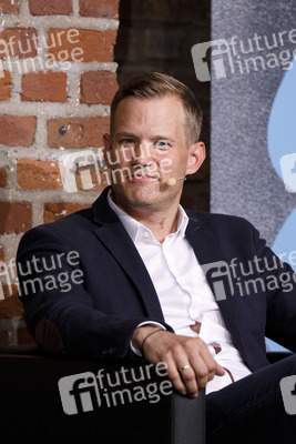 Markus Gabriel und Hendrik Streeck auf der phil.cologne 2020 in Köln