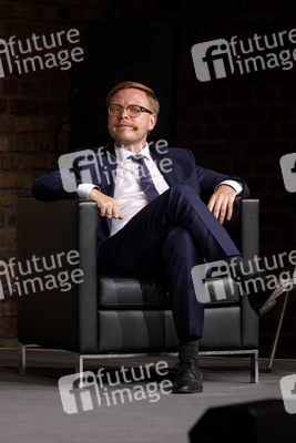 Markus Gabriel und Hendrik Streeck auf der phil.cologne 2020 in Köln