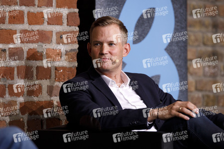 Markus Gabriel und Hendrik Streeck auf der phil.cologne 2020 in Köln