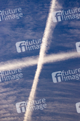 Symbolfoto Chemtrails