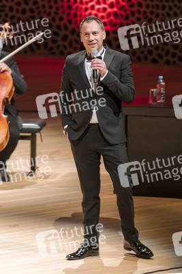 Soundtrack-Lesetour 'Der Polizist' mit Sebastian Fitzek in Hamburg