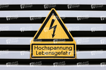 Symbolfoto Hochspannung