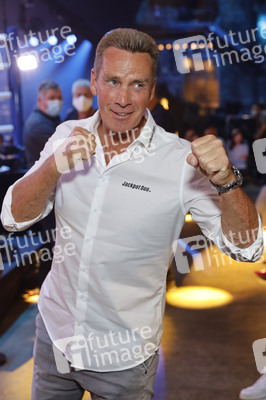 1. Kampfabend 'Das große SAT.1 Promiboxen' in Köln