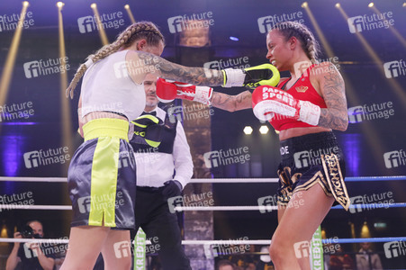 1. Kampfabend 'Das große SAT.1 Promiboxen' in Köln