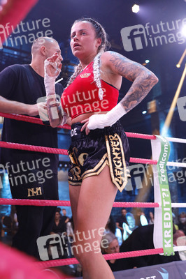 1. Kampfabend 'Das große SAT.1 Promiboxen' in Köln