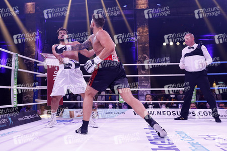 1. Kampfabend 'Das große SAT.1 Promiboxen' in Köln