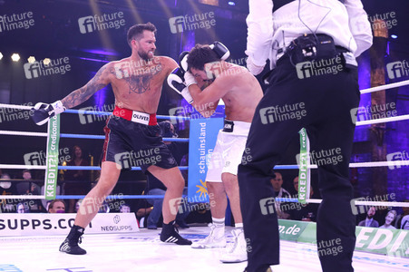 1. Kampfabend 'Das große SAT.1 Promiboxen' in Köln