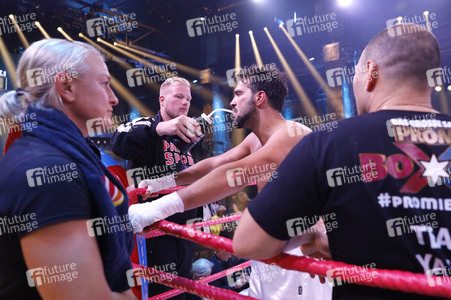 1. Kampfabend 'Das große SAT.1 Promiboxen' in Köln