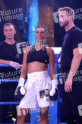 1. Kampfabend 'Das große SAT.1 Promiboxen' in Köln