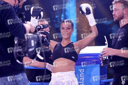 1. Kampfabend 'Das große SAT.1 Promiboxen' in Köln