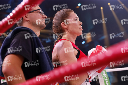 1. Kampfabend 'Das große SAT.1 Promiboxen' in Köln