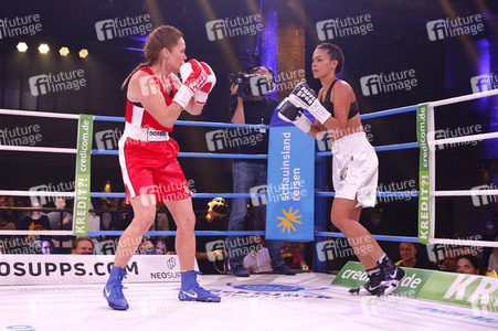 1. Kampfabend 'Das große SAT.1 Promiboxen' in Köln