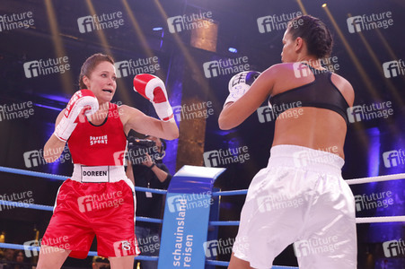 1. Kampfabend 'Das große SAT.1 Promiboxen' in Köln