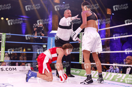 1. Kampfabend 'Das große SAT.1 Promiboxen' in Köln