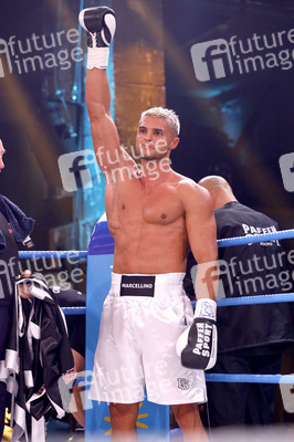 1. Kampfabend 'Das große SAT.1 Promiboxen' in Köln