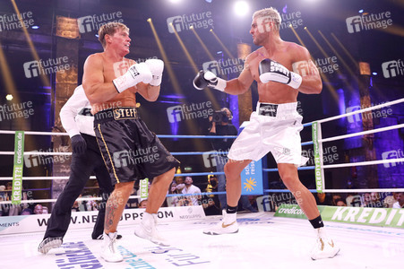 1. Kampfabend 'Das große SAT.1 Promiboxen' in Köln