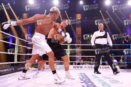 1. Kampfabend 'Das große SAT.1 Promiboxen' in Köln