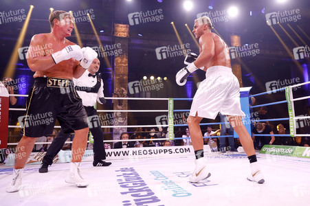 1. Kampfabend 'Das große SAT.1 Promiboxen' in Köln