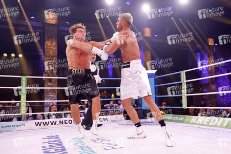 1. Kampfabend 'Das große SAT.1 Promiboxen' in Köln