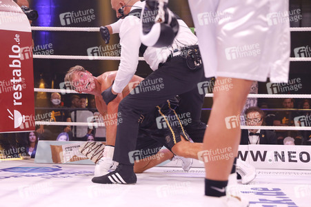 1. Kampfabend 'Das große SAT.1 Promiboxen' in Köln